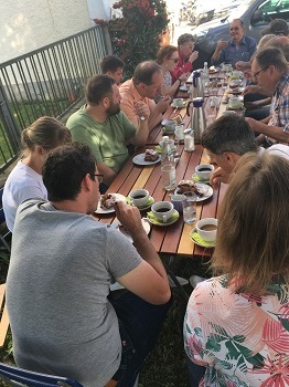 Foto vom Nachmittag bei Kaffee und Kuchen